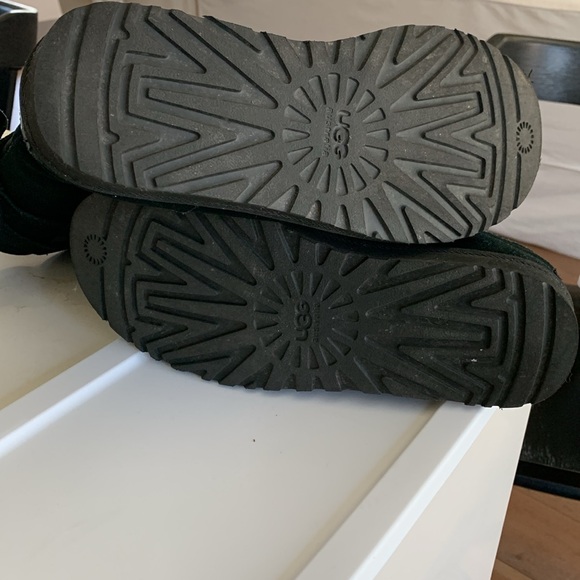 UGG Black Suede Bow Boots ladies size 8 - Picture 7 of 7